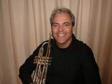 Marcel Jungen, orkestleider en trompet, tevens zang